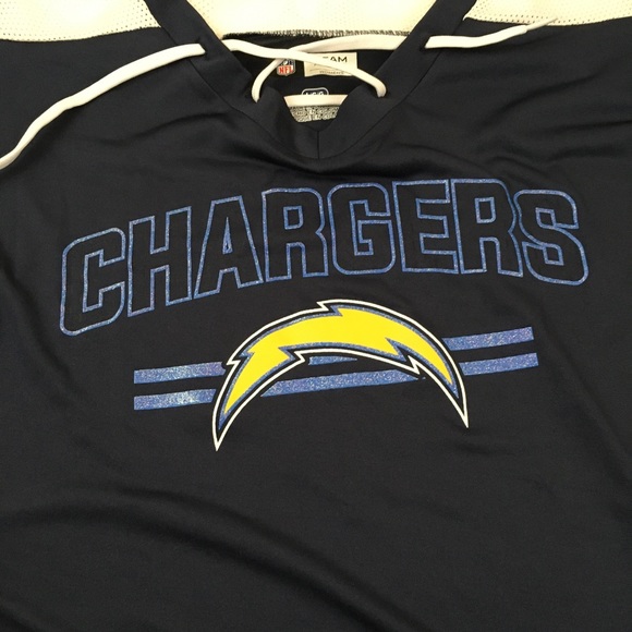 LAST DAY TO PURCHASE! Chargers Tee Size L - Picture 5 of 16